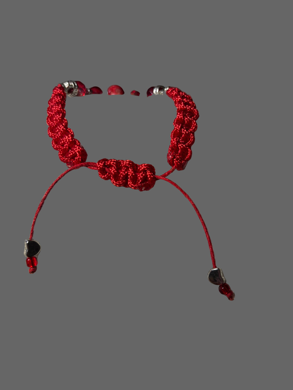 Breaded Bracelet With Nylon Thread And Beads In Red And Silver Colors