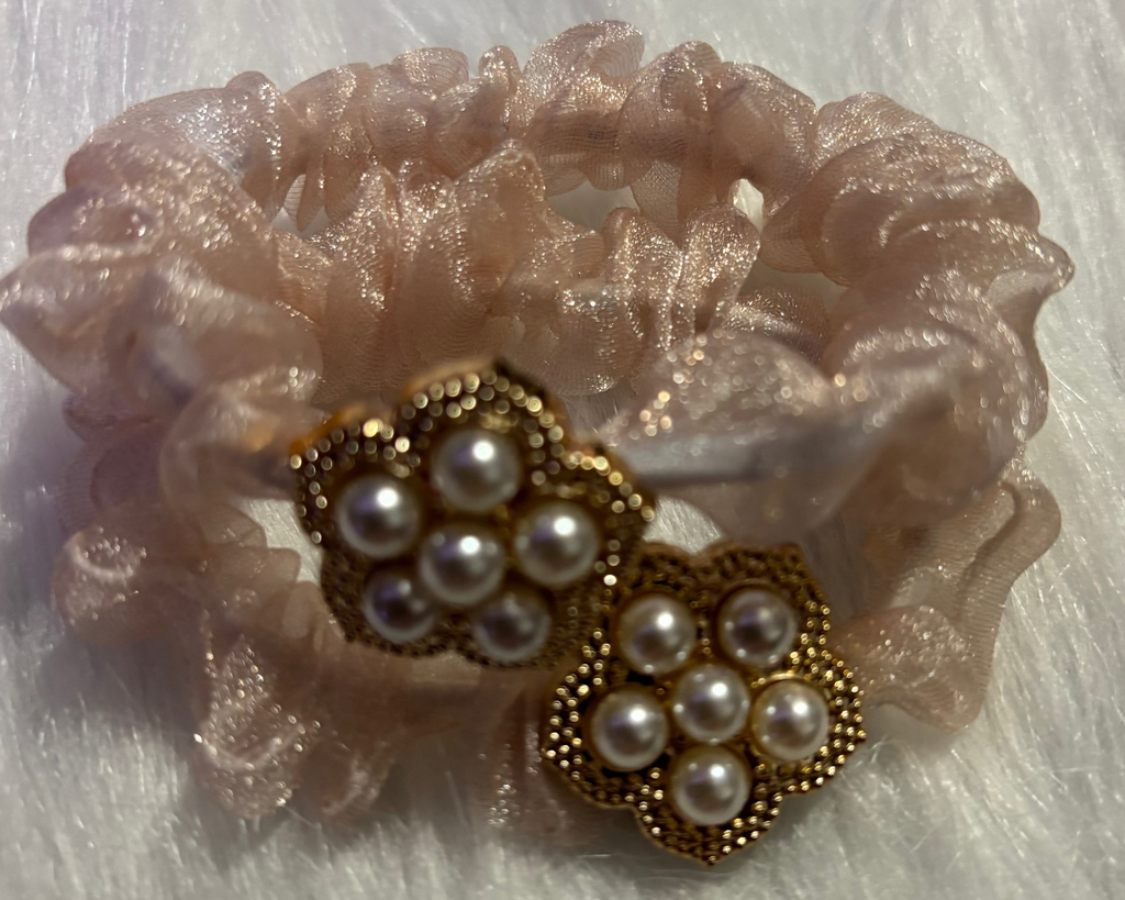 2- Piece set Pearl Flower Scrunchies