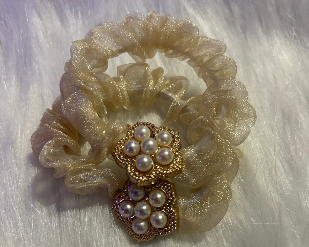 2- Piece set Pearl Flower Scrunchies