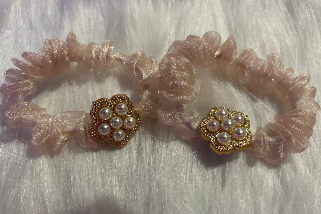 2- Piece set Pearl Flower Scrunchies